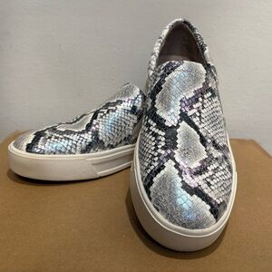 Naturalizer Aileen iridescent snakeskin slip ons